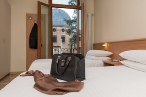 In-room safe, desk, iron/ironing board, free WiFi