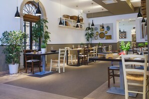 Lunch and dinner served - Hotel Casa del Pellegrino (Padova)