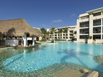 5 outdoor pools, pool umbrellas, sun loungers at Paradisus Playa del Carmen – Riviera Maya - All Inclusive