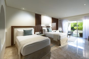 Family Concierge Junior Suite Nature View | Premium bedding, down comforters, minibar, in-room safe at Paradisus Playa del Carmen – Riviera Maya - All Inclusive