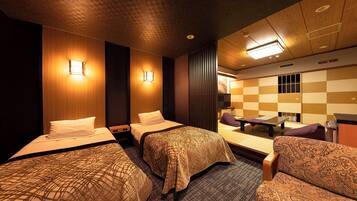 1 bedroom, in-room safe, iron/ironing board, free WiFi