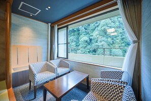 Suite Tradisional, Bebas Asap Rokok (Buffet Style Breakfast & Dinner) | Pemandangan dari kamar