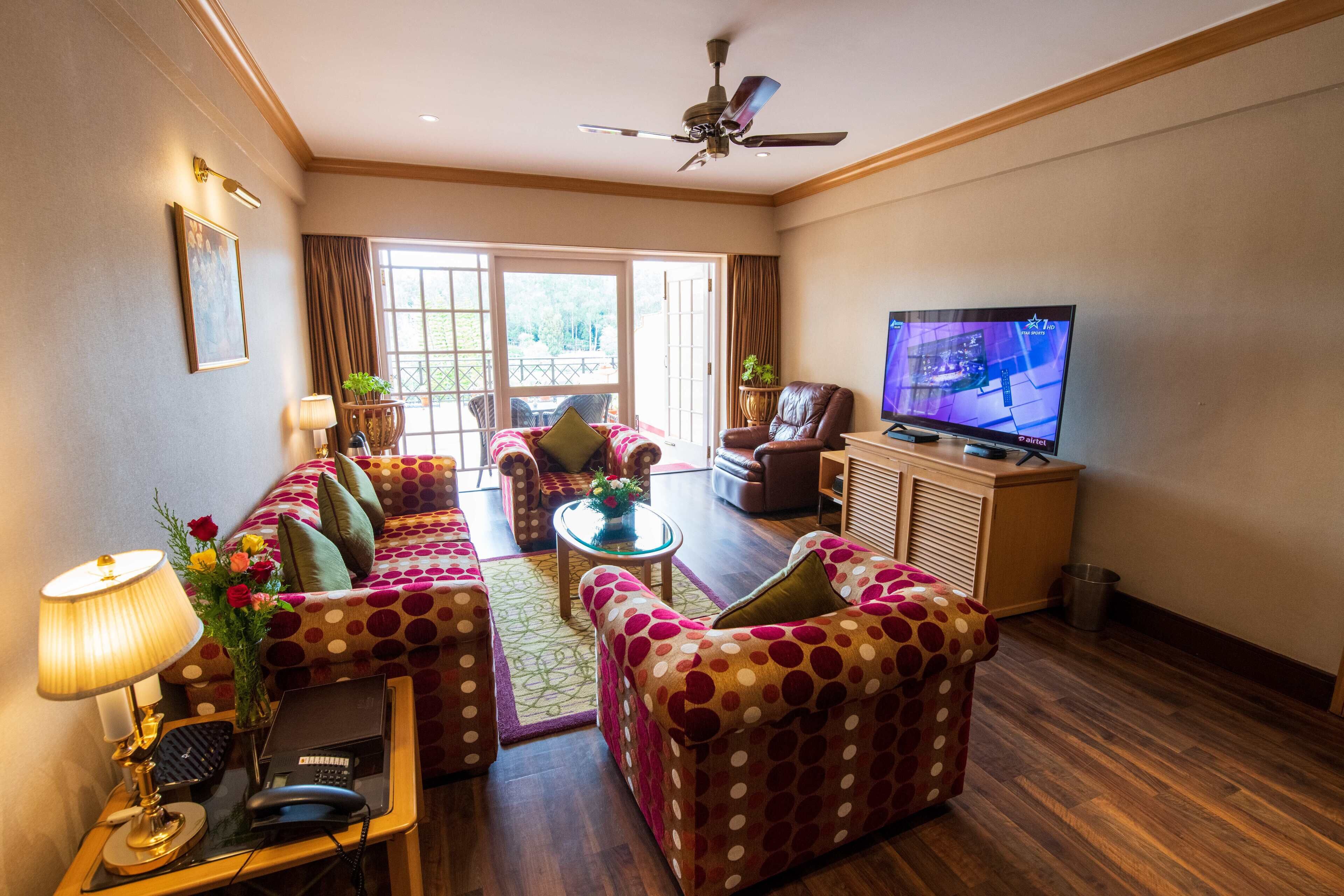 executive suite | premium bedding, in-room safe, individually decorated