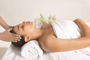 Body wrap, body scrub, perawatan wajah, dan manikur dan pedikur