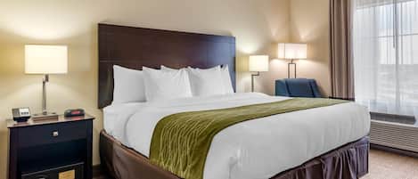 Room, 1 King Bed, Non Smoking | In-room safe, desk, blackout curtains, iron/ironing board