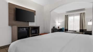 Suite, 1 King Bed with Sofa bed, Accessible, Non Smoking (Efficiency) | In-room safe, desk, blackout drapes, iron/ironing board