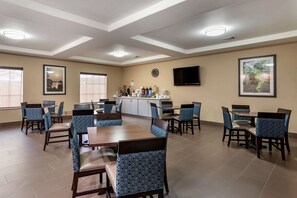Free daily on-the-go breakfast - Comfort Inn & Suites Scott-West Lafayette (Scott)