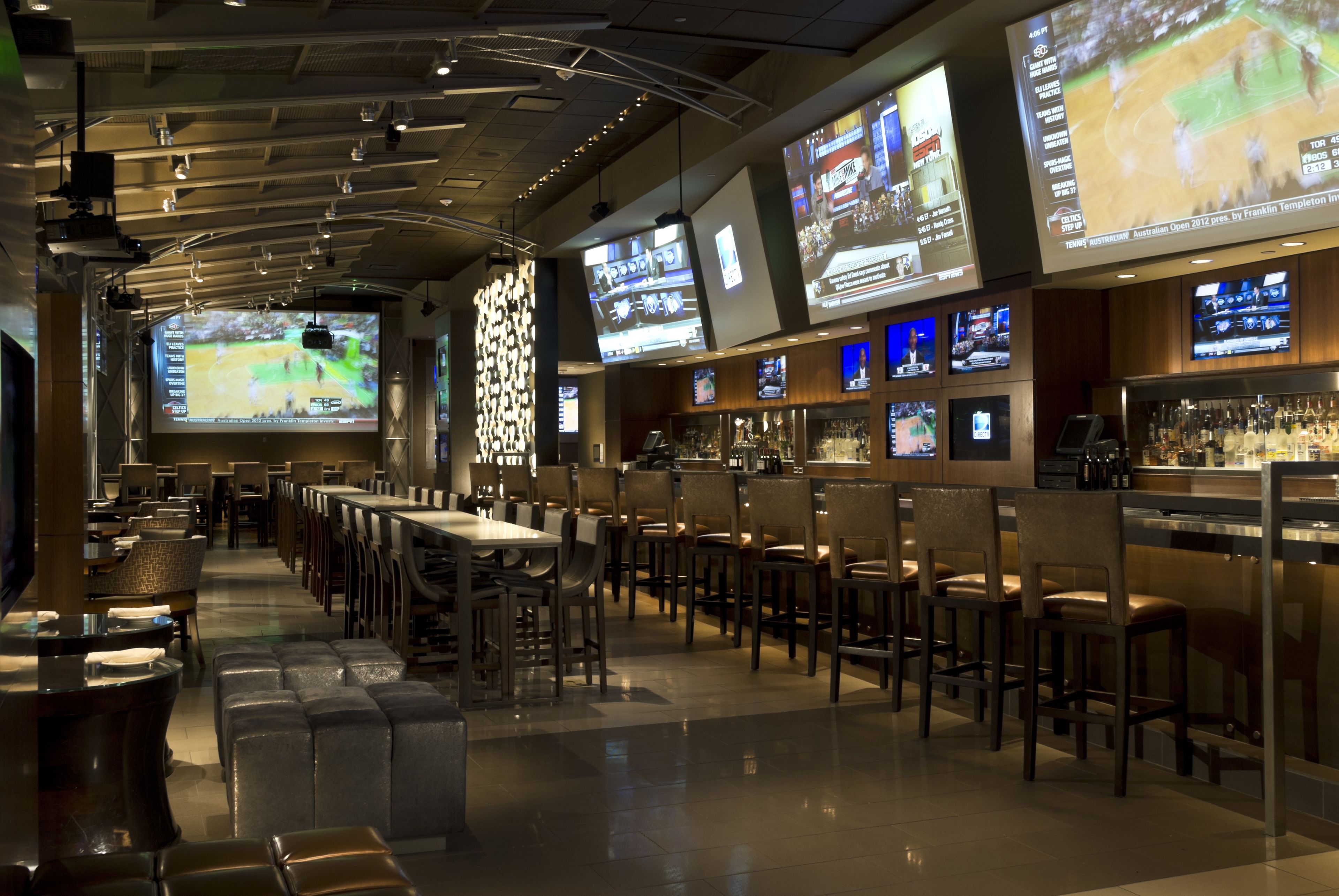 3 bars/lounges, poolside bar