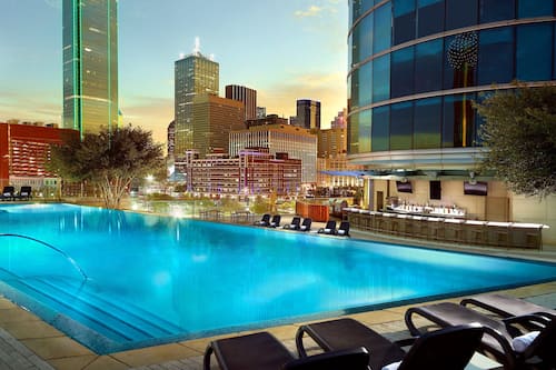 Poolside bar