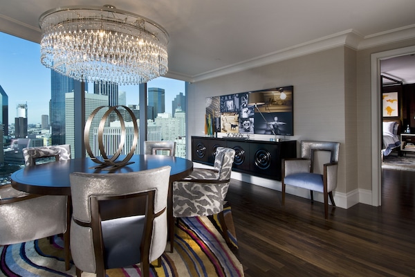 Presidentiële suite, 1 kingsize bed | Hypoallergeen beddengoed, pillowtop-bedden, een kluis op de kamer