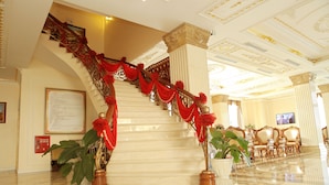 Lobby-lounge