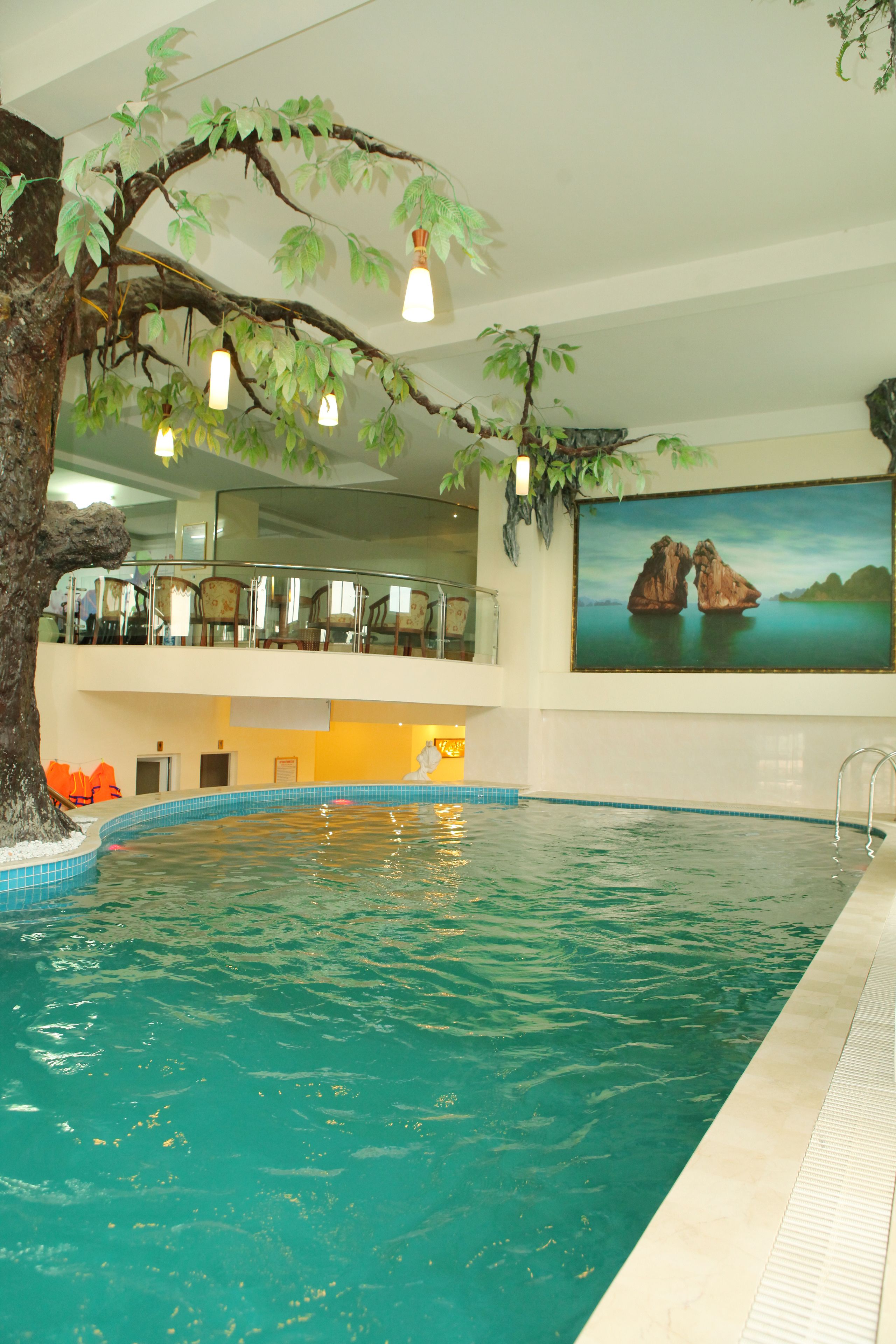 Indoor pool, outdoor pool