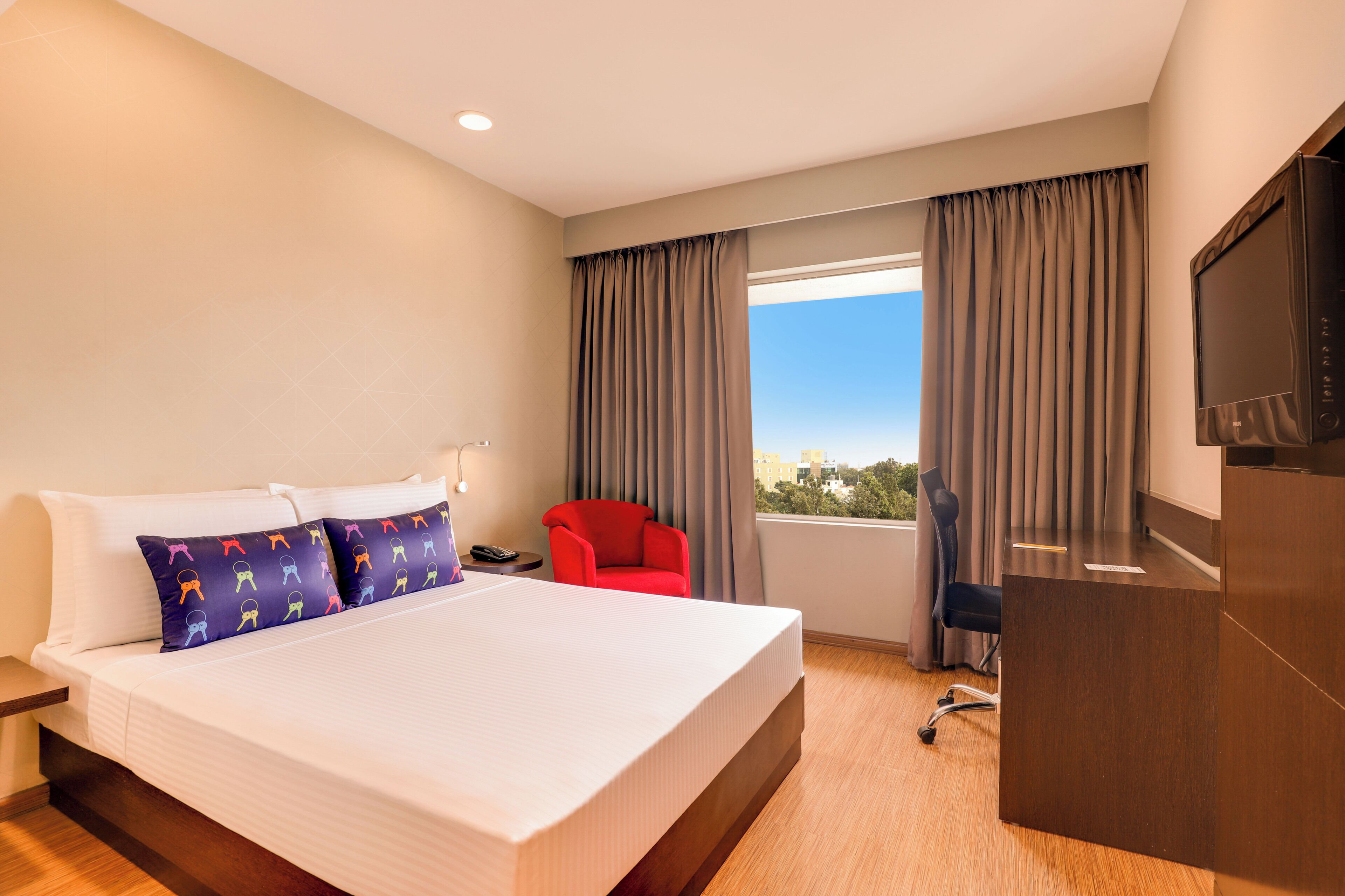 Minibar, in-room safe, desk, laptop workspace