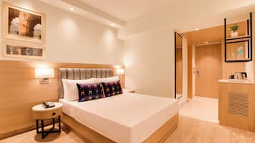 Executive Double Room | Minibar, in-room safe, desk, laptop workspace