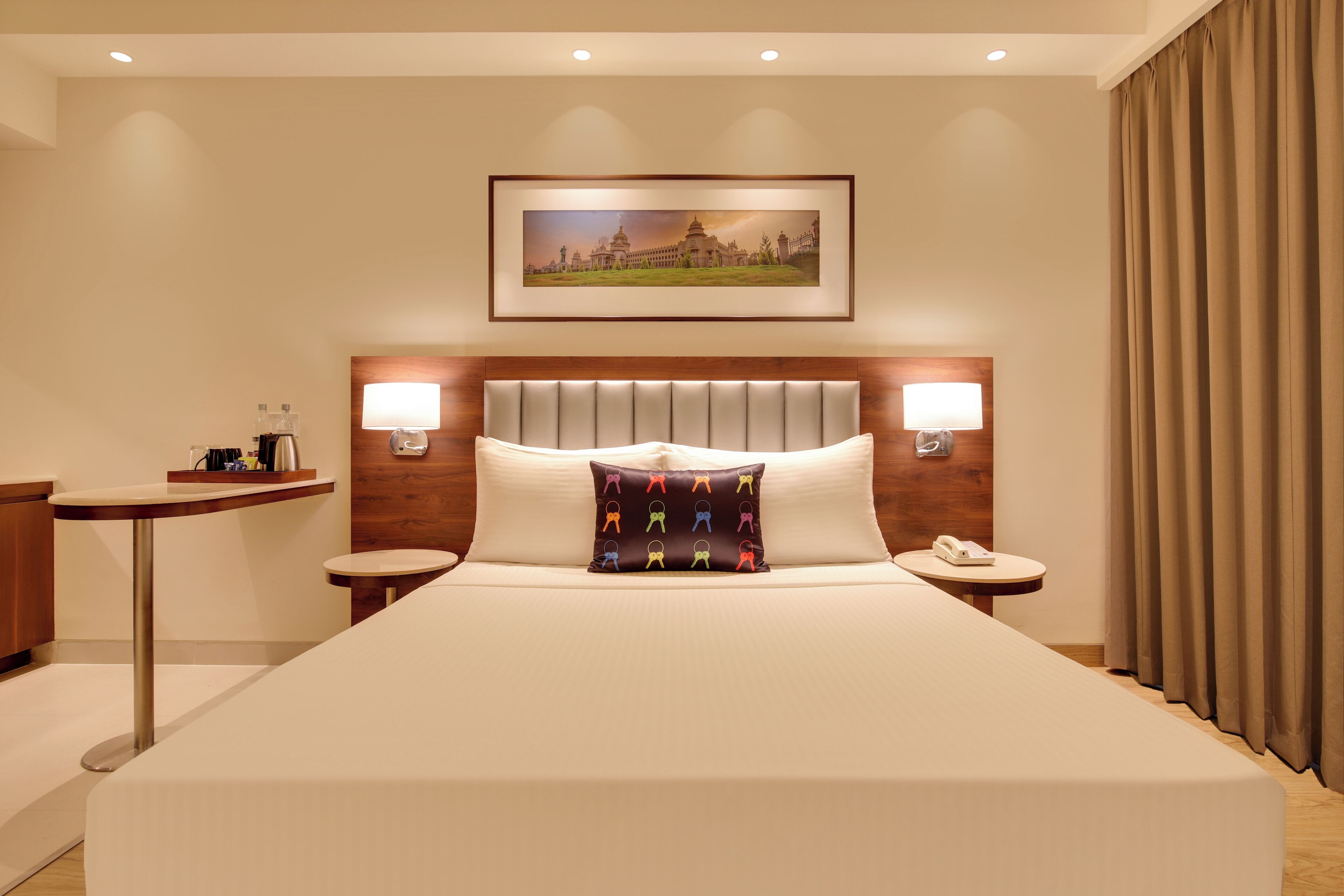 Studio Double Room | Minibar, in-room safe, desk, laptop workspace