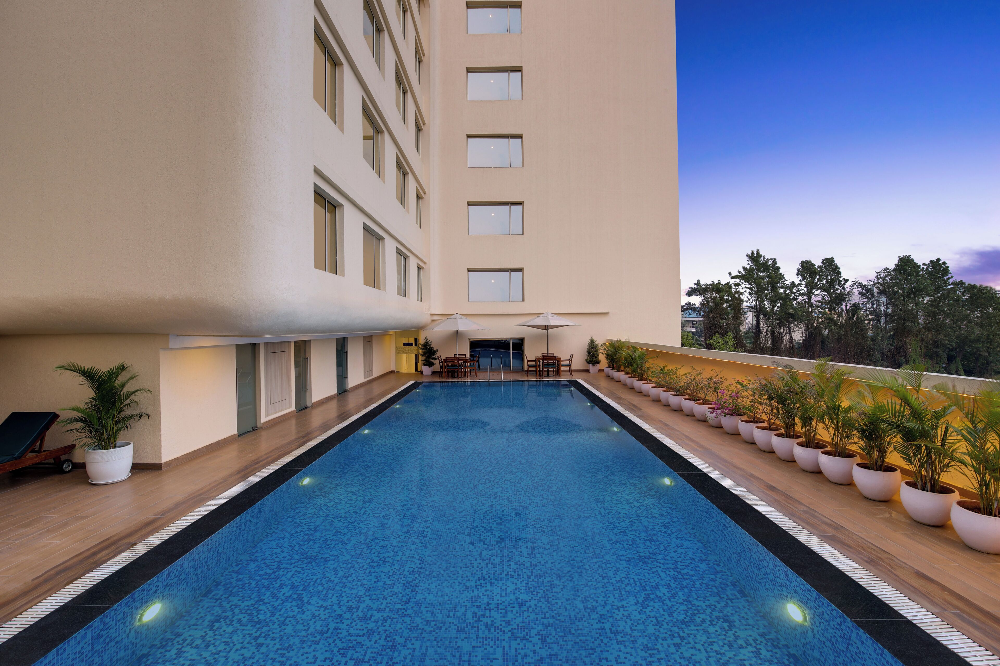 Hồ bơi ngoài trời 