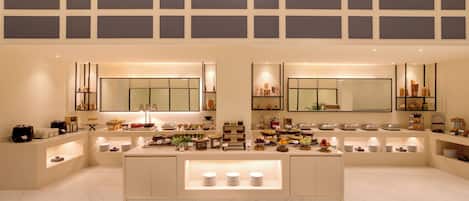 Aamiainen, lounas ja illallinen