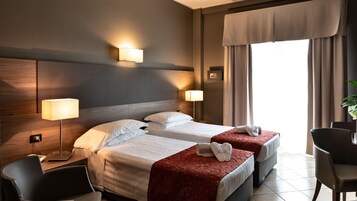 Standard Twin Room | Down comforters, minibar, in-room safe, free WiFi