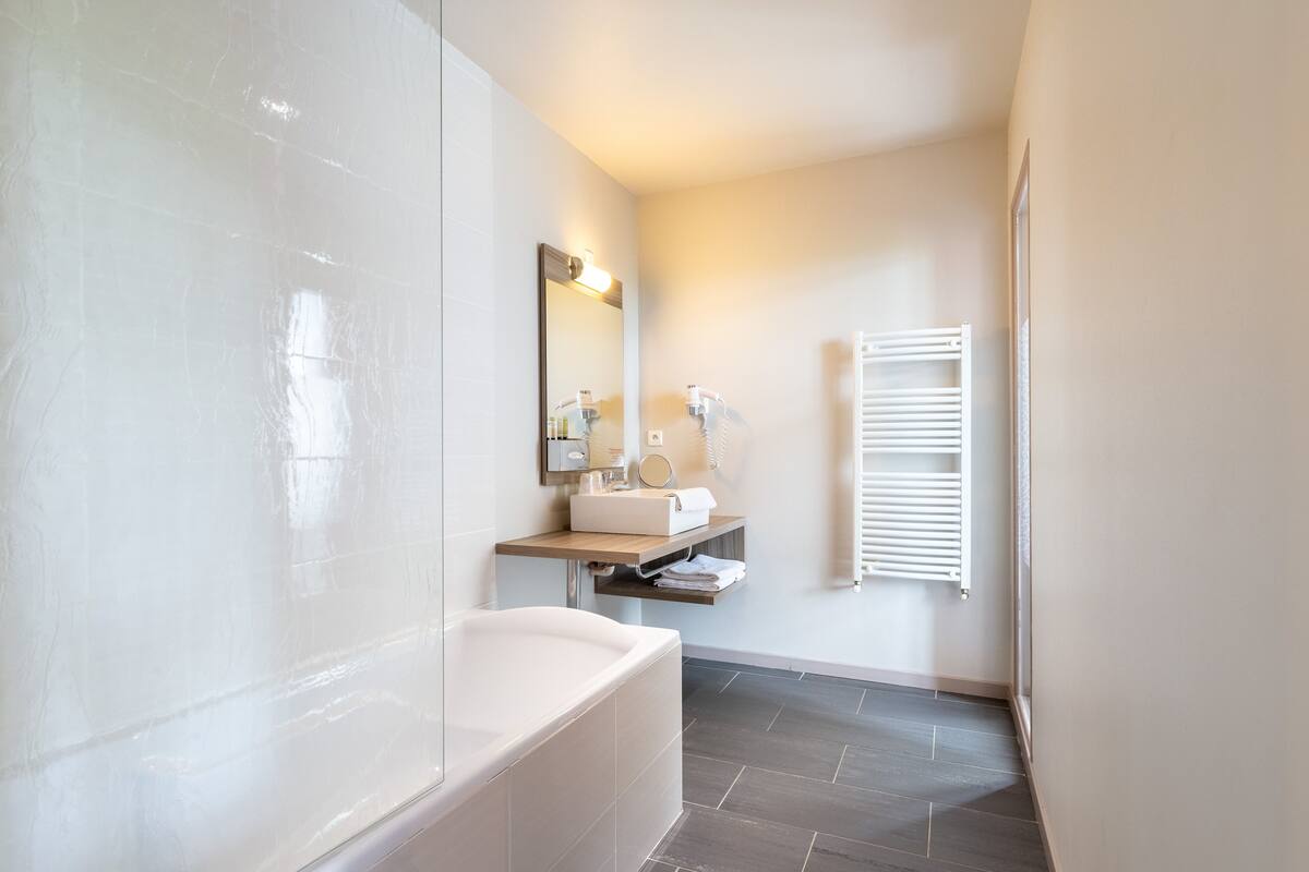 superior suite, 1 queen bed | 1 bedroom, premium bedding, desk, blackout curtains