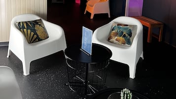 Sauna, tina de hidromasaje, baño de vapor y tratamientos corporales