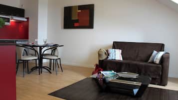 Studio | Private kitchen | Coffee/tea maker, electric kettle