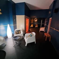 Sauna, hot tub, steam room, body treatments, hydrotherapy
