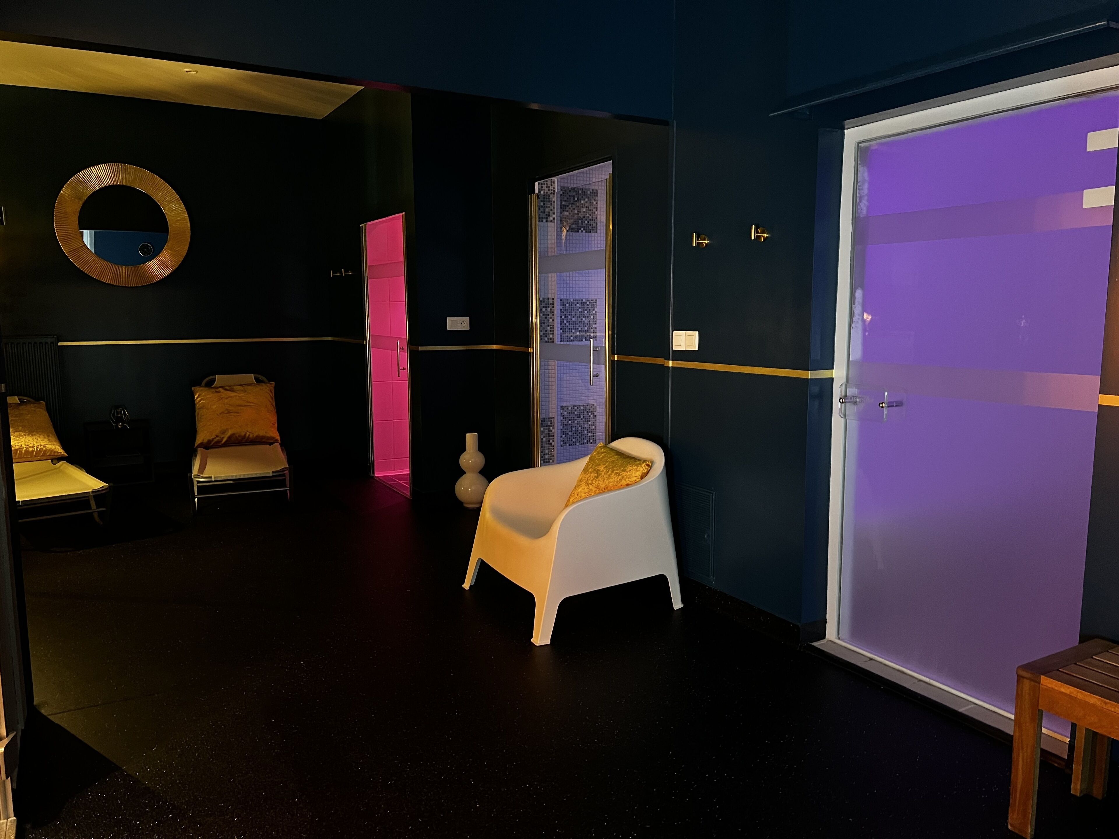 sauna, hot tub, steam room, body treatments, hydrotherapy