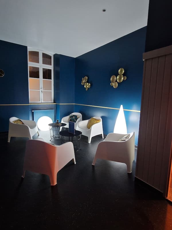 Sauna, hot tub, steam room, body treatments, hydrotherapy