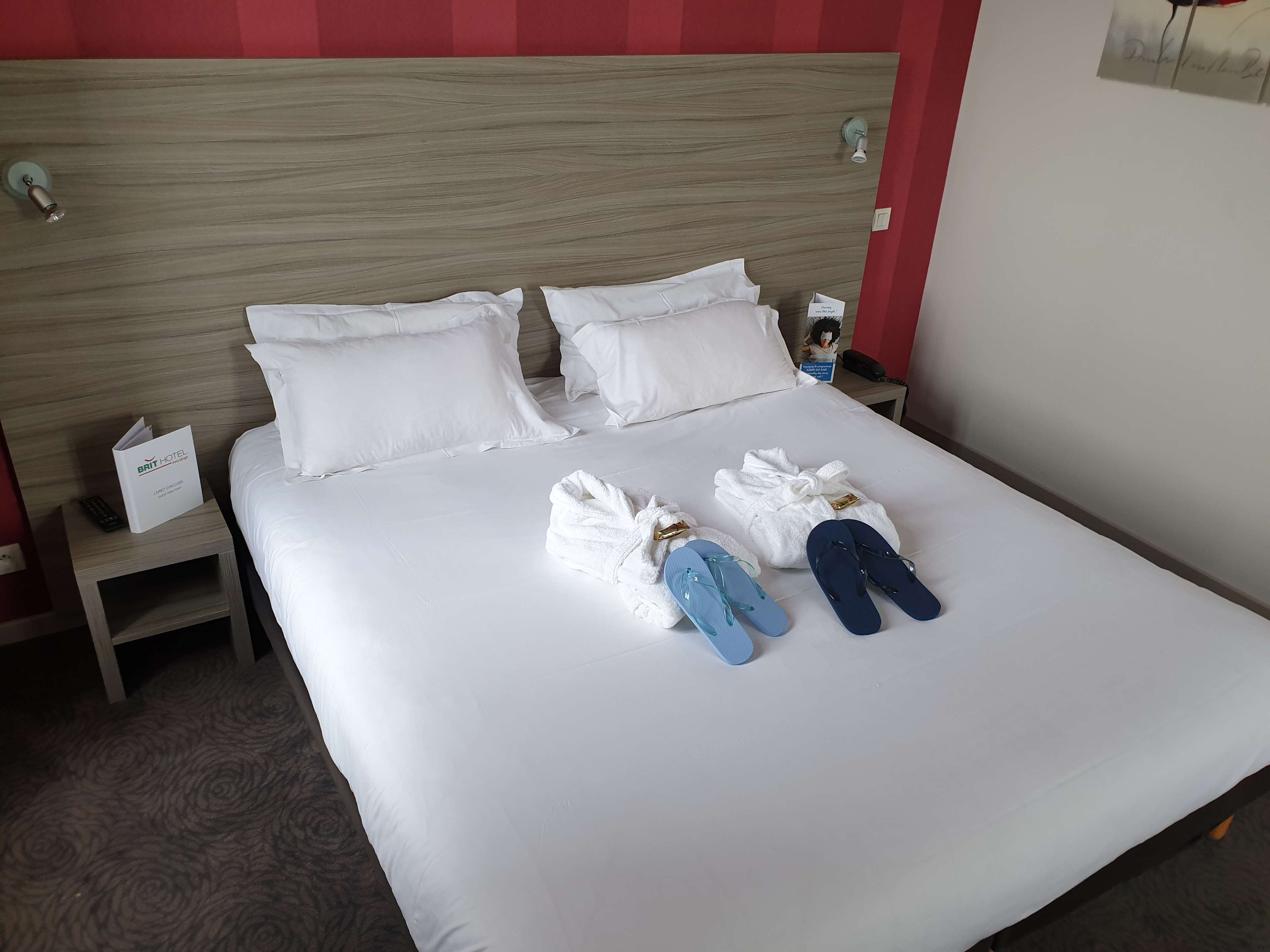 superior suite, 1 queen bed | 1 bedroom, premium bedding, desk, blackout curtains