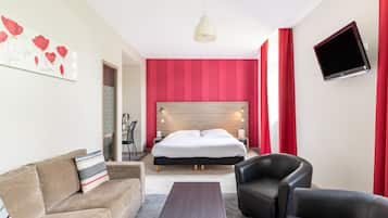 Literie de qualité supérieure, bureau, rideaux occultants