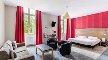 1 bedroom, premium bedding, desk, blackout curtains