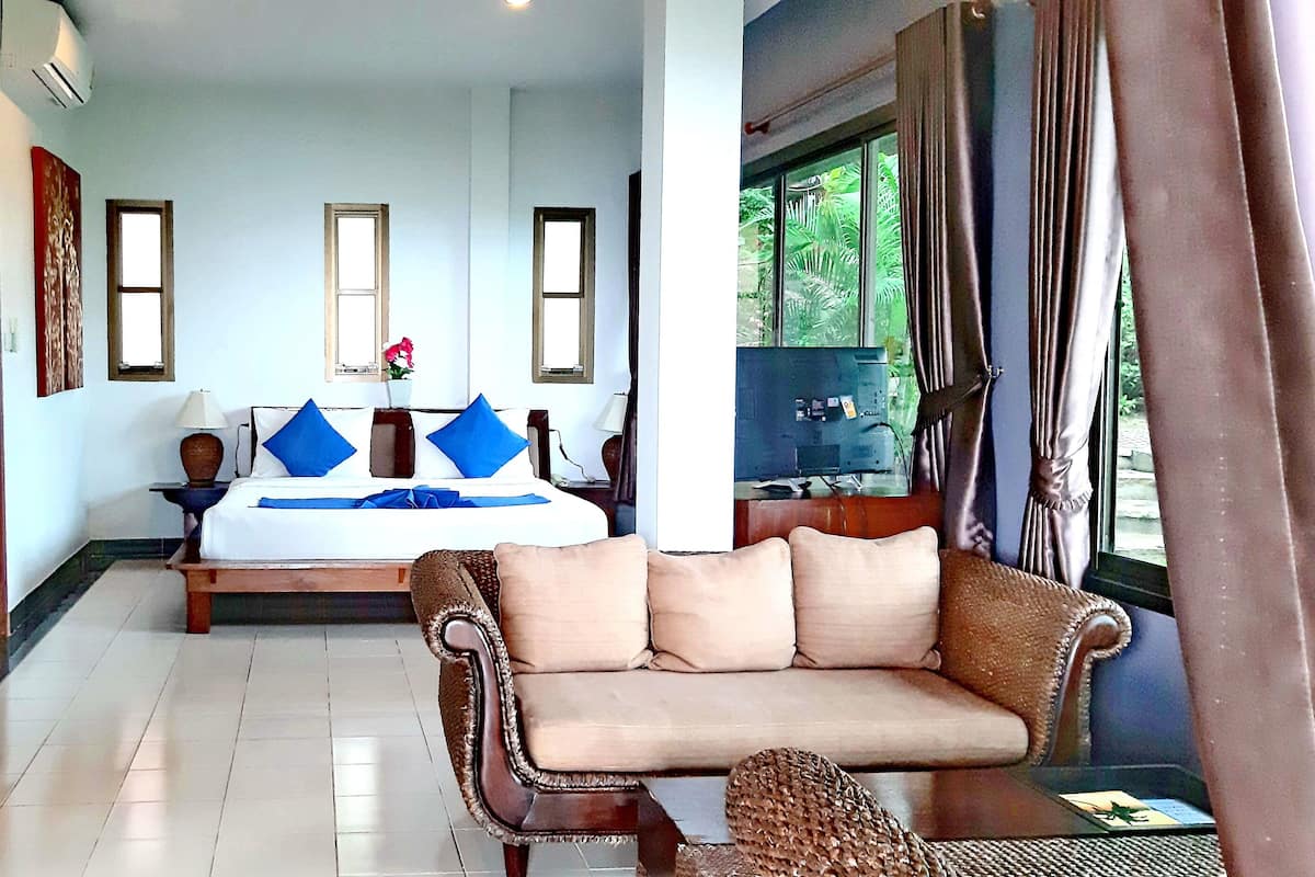Family Room | 1 bedroom, premium bedding, Select Comfort beds, minibar