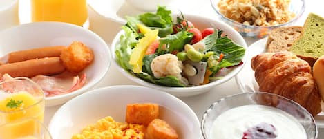 Daily buffet breakfast for a fee