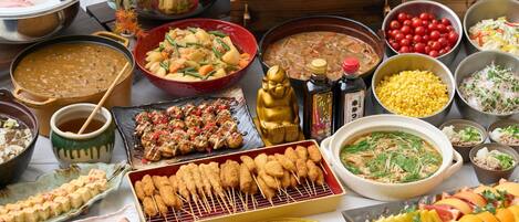 Petit déjeuner buffet servi tous les jours en supplément