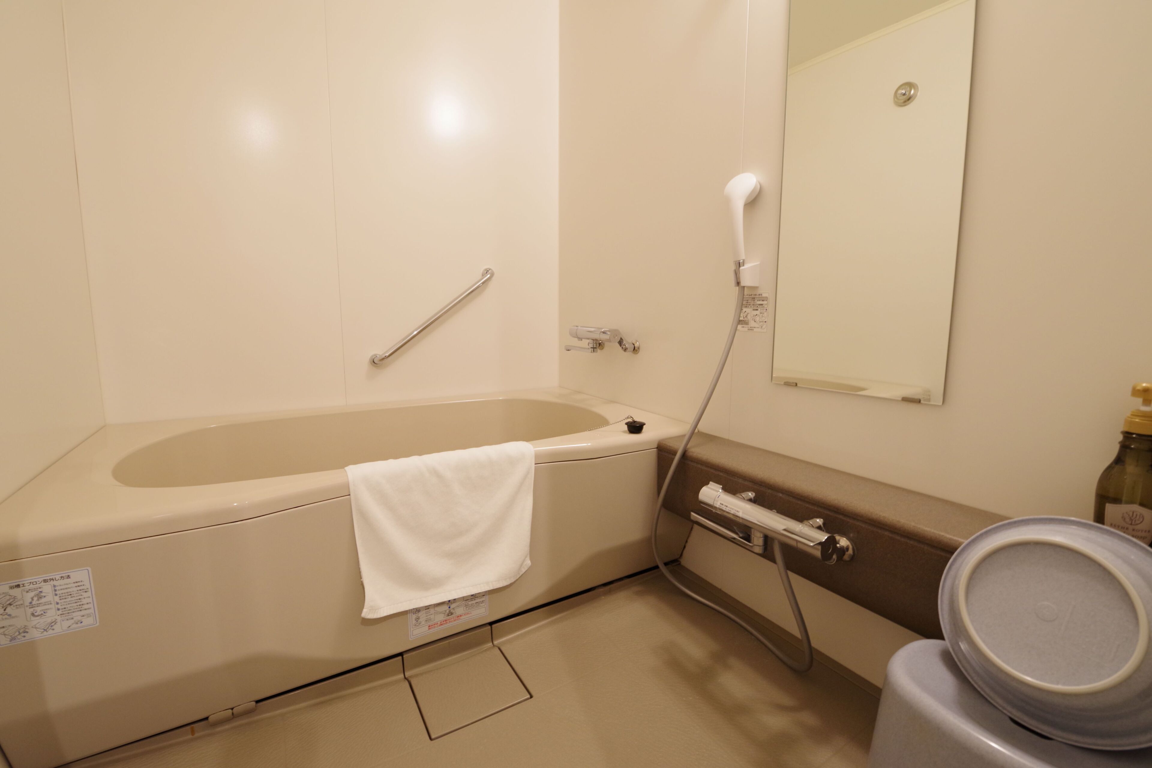 Deluxe Triple Room | Bathroom | Free toiletries, hair dryer, slippers, bidet