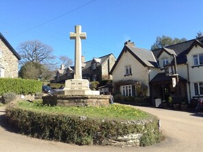 Exterior - The Durant Arms (Totnes)