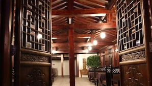 Dining - Jingshan Garden Hotel, Beijing (Beijing)