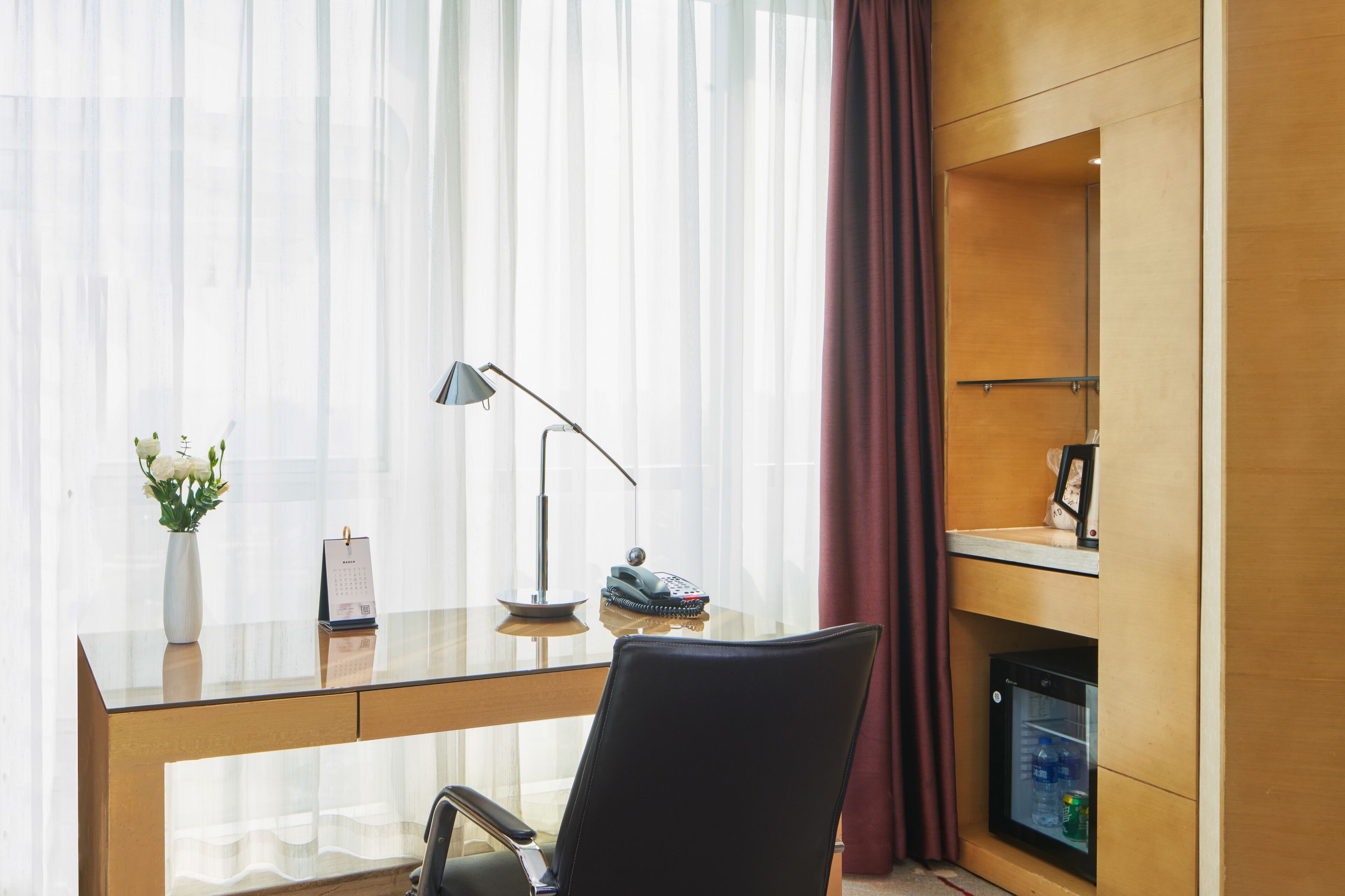 executive deluxe room | 1 bedroom, in-room safe, desk, blackout curtains