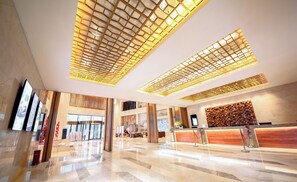 Lobby sitting area - Grandskylight Hotel (Yueyang)