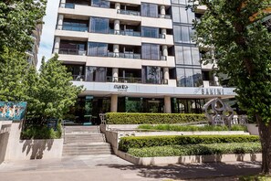 Exterior - Mantra St Kilda Road (Melbourne)
