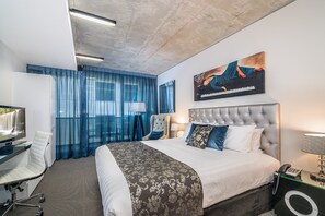 Pillowtop beds, minibar, desk, laptop workspace