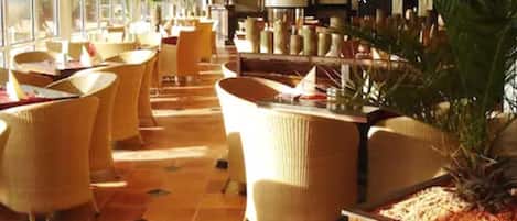 Breakfast, lunch, dinner served; Regional cuisine, alfresco dining