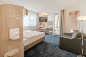Habitación Confort doble, terraza | Ropa de cama de alta calidad, escritorio, wifi gratis
