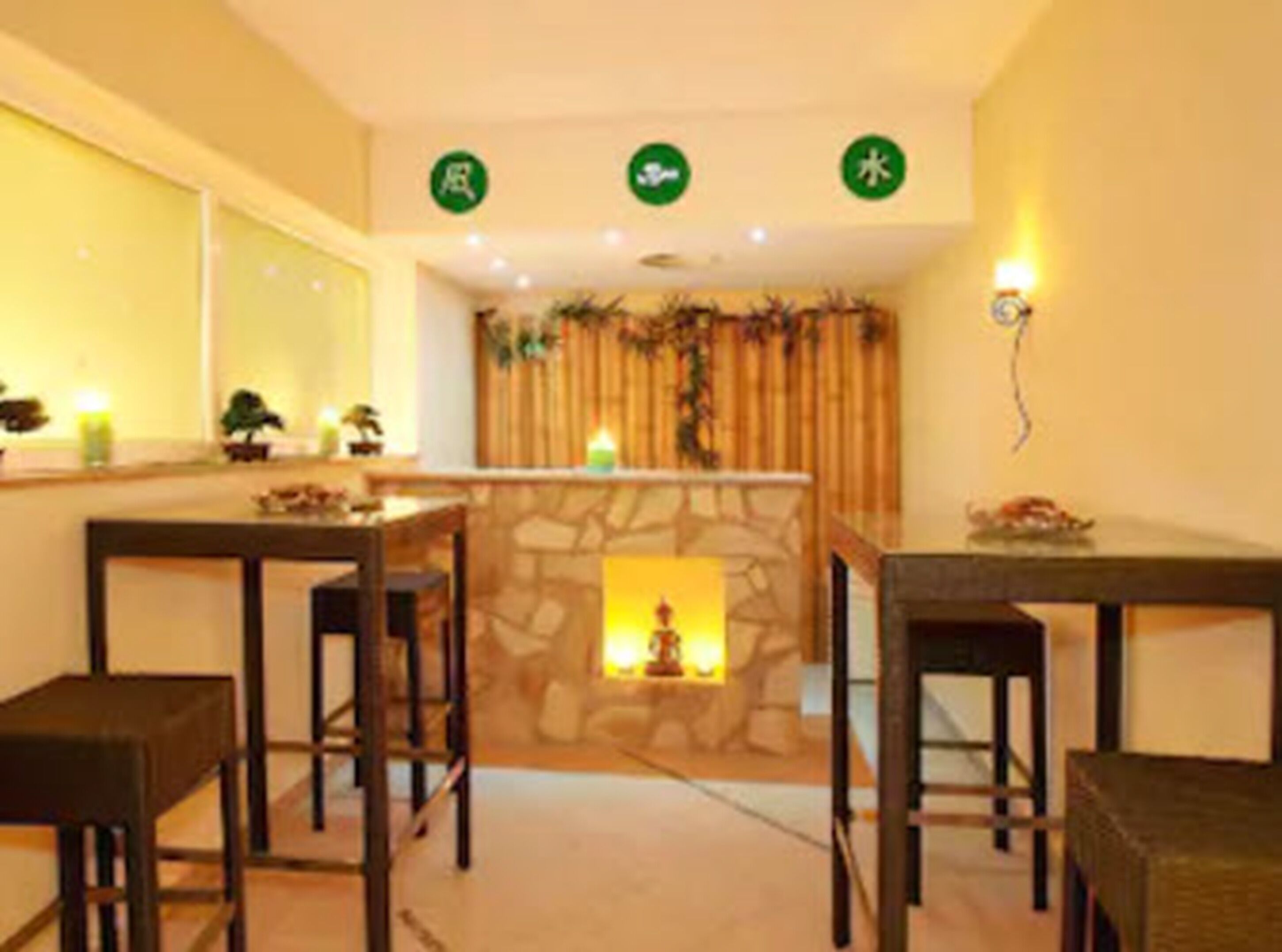 sauna, hot tub, body treatments, body wraps, body scrubs