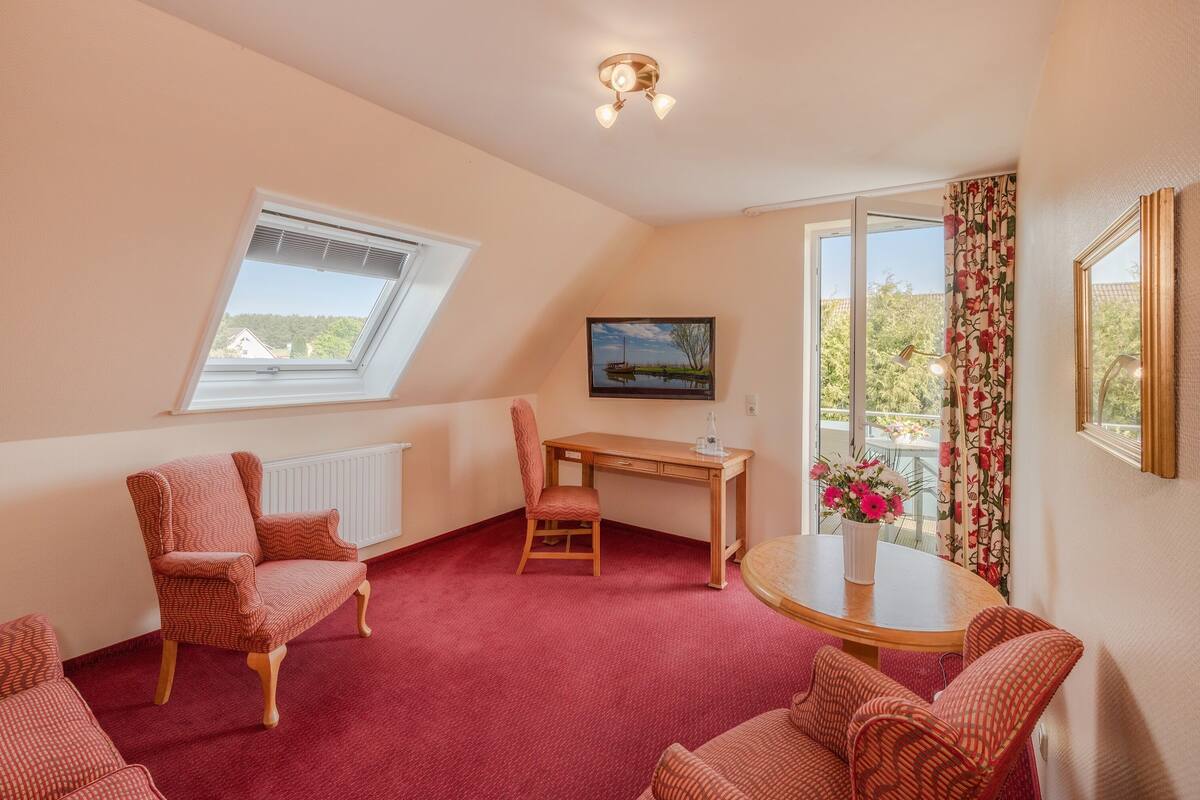 junior suite | premium bedding, desk, free wifi