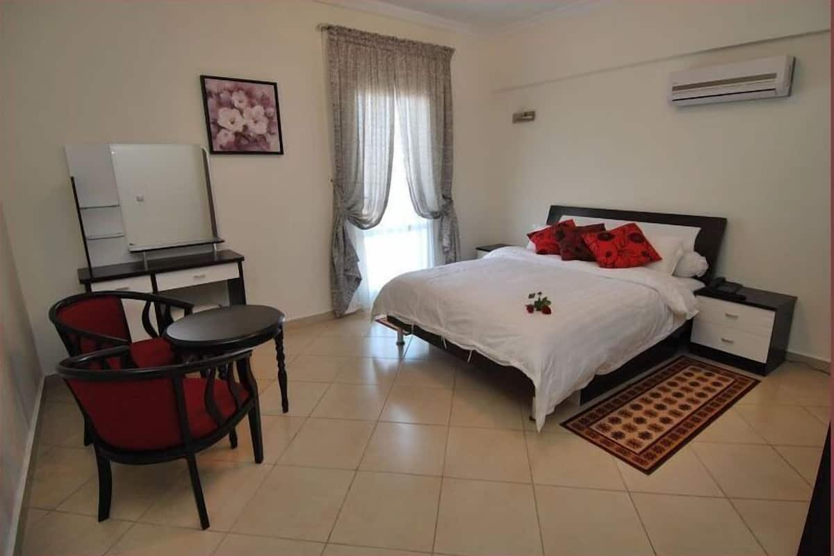 Blackout curtains, free cots/infant beds, free WiFi
