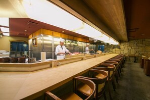 3 restaurants; breakfast, lunch and dinner served  - International Hotel Nagoya (Nagoya)