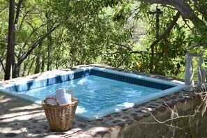 Bañera de hidromasaje exterior