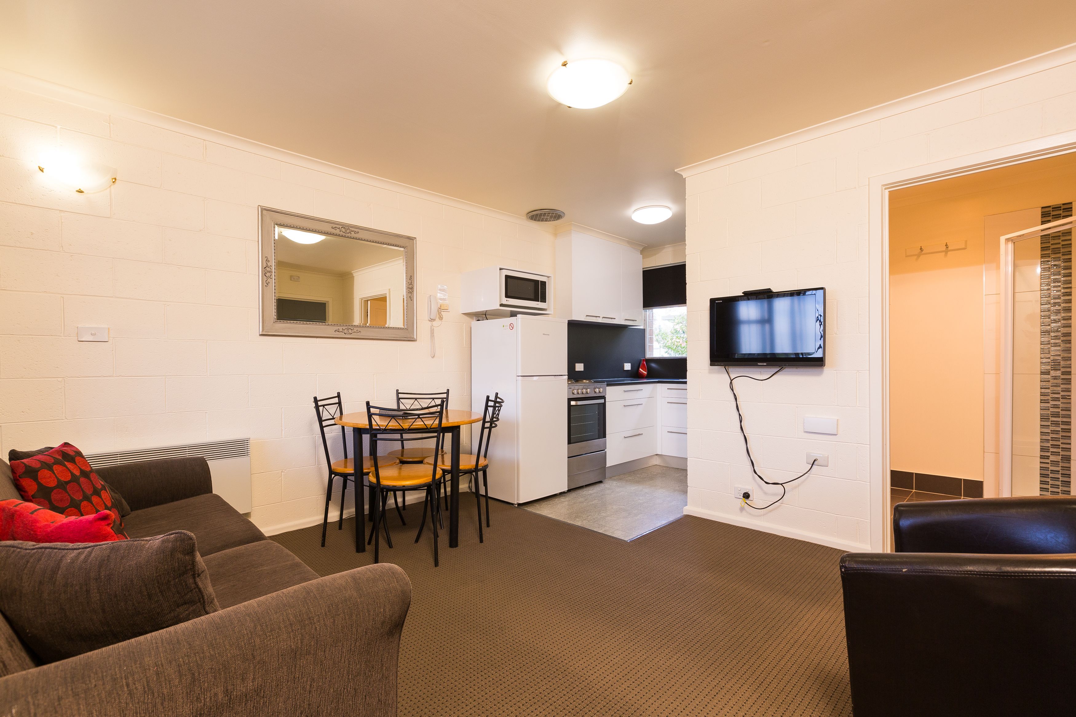 Graham Apartments — image 6