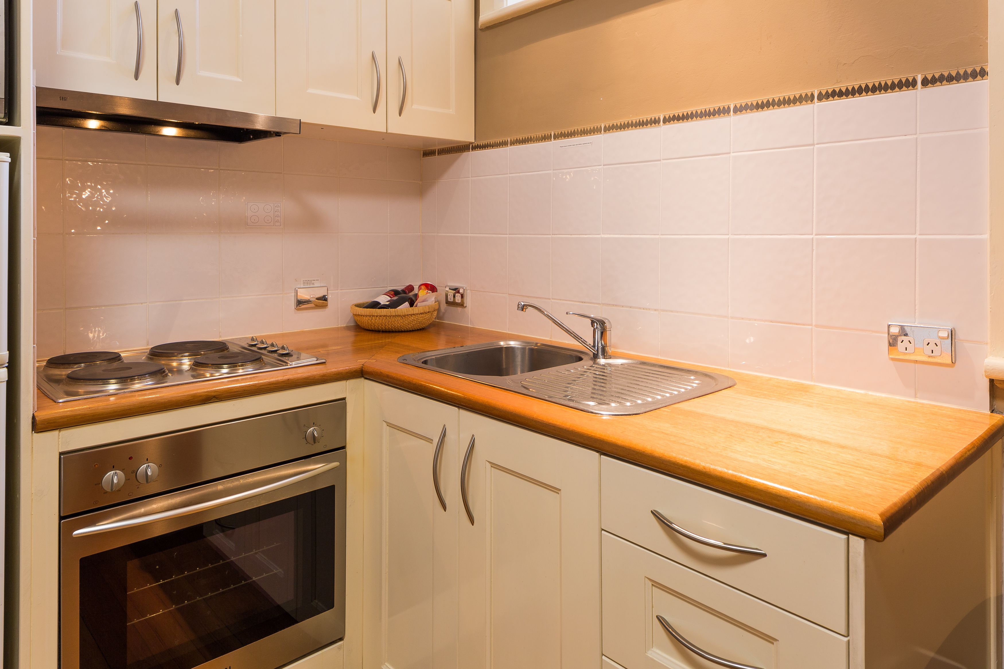 Graham Apartments — image 13